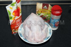Ингредиенты для приготовления курицы гриль, курица, майонез, соль и специи 
